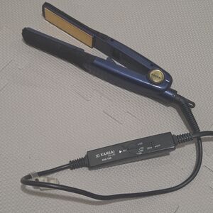 Japanese Flat Iron Hair Straightener | KAI Kansai | Adjustable Heat 11V
